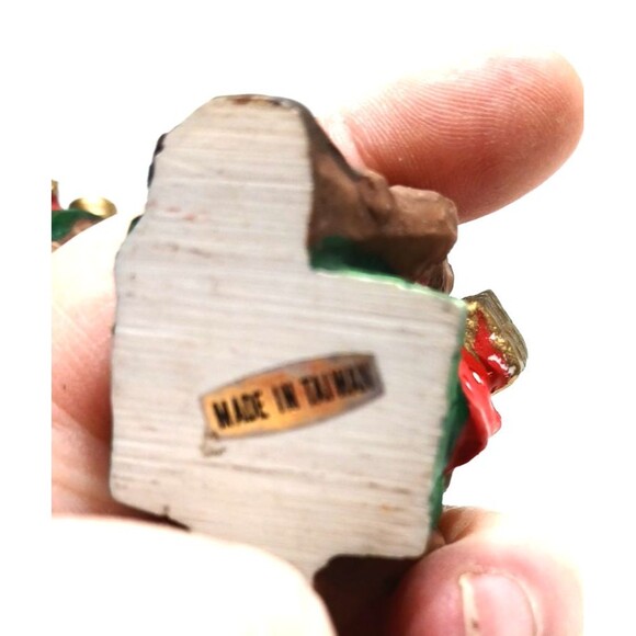 Pair Of Reindeer Sleighbells Bows Gifts 7 Inches Tall and 5.5 Inches Tall - Picture 10 of 10